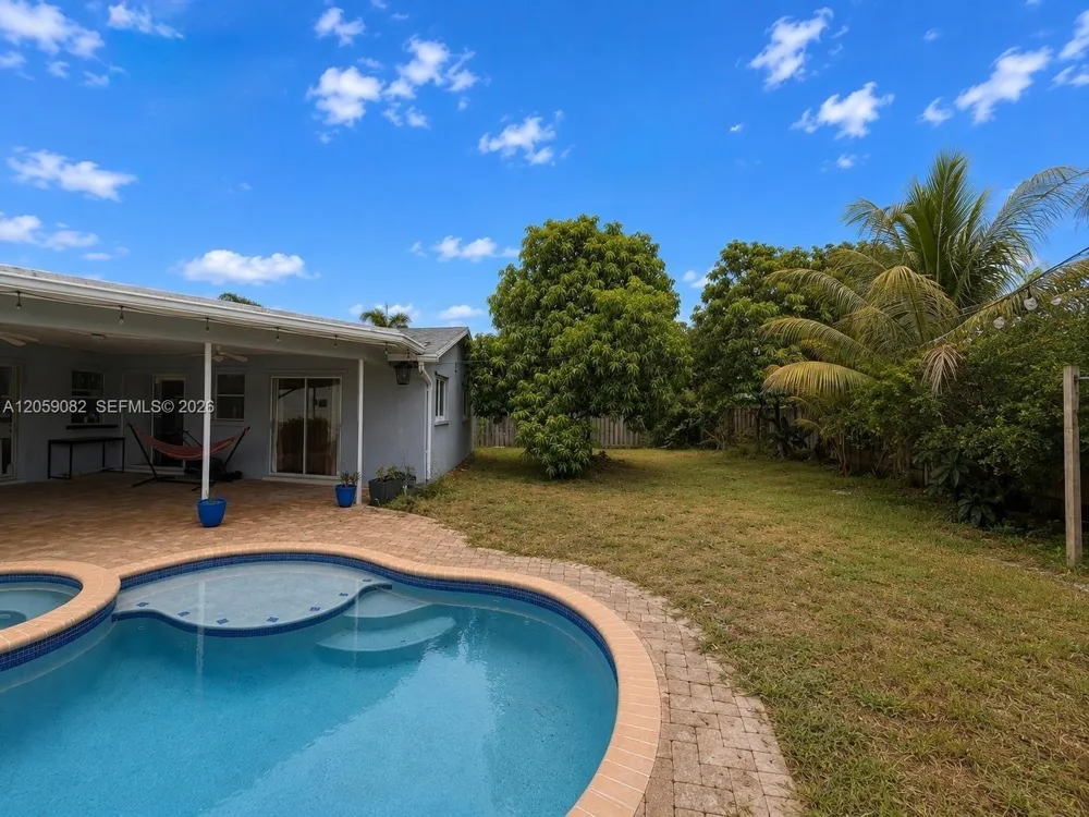 1760 SW 12th St Boca Raton, FL 33486