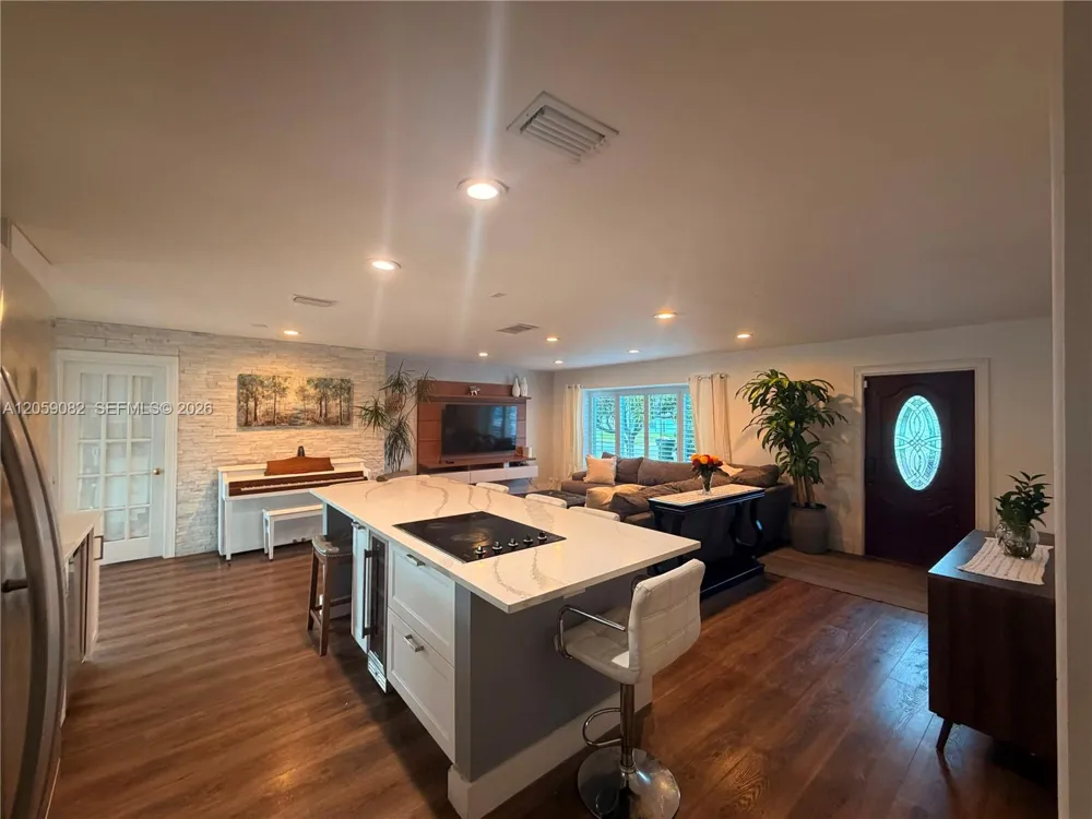 1760 SW 12th St Boca Raton, FL 33486