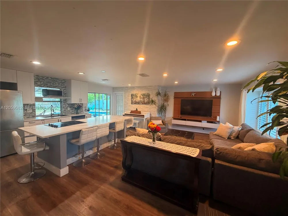 1760 SW 12th St Boca Raton, FL 33486
