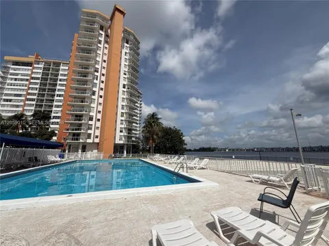 1351 NE Miami Gardens Dr #1215E