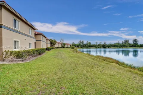 1169 Golden Lakes Blvd #1123