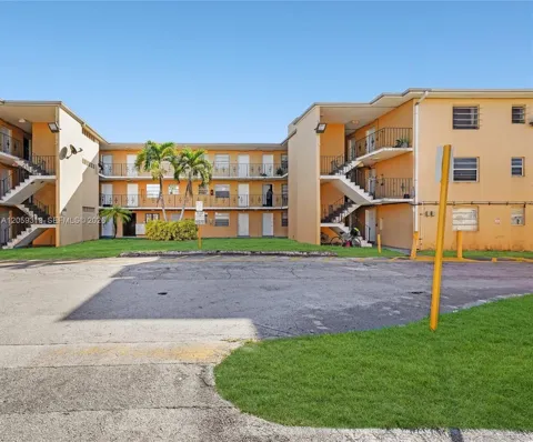 3855 SW 79th Ave #27