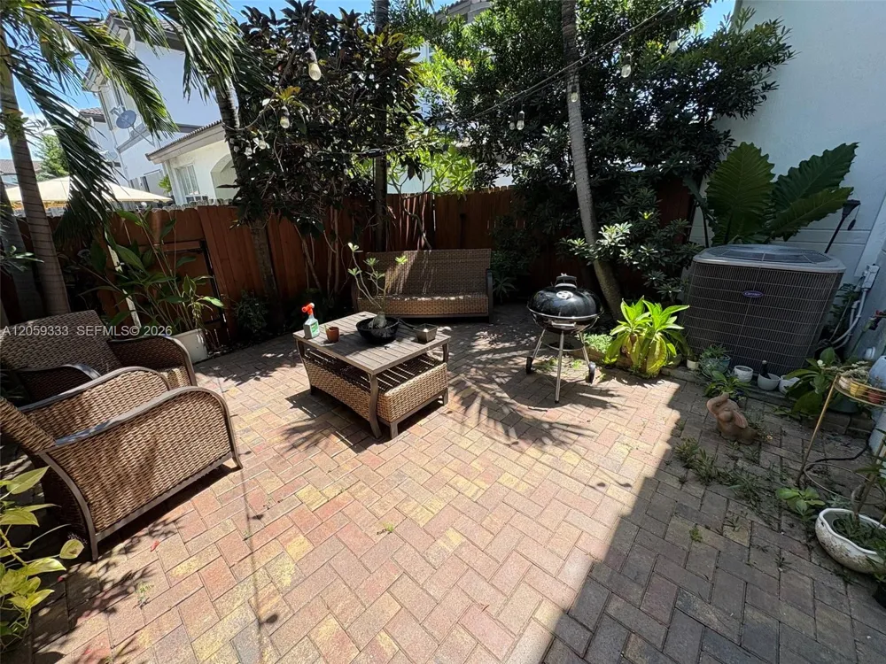 11623 NW 78th St Doral, FL 33178