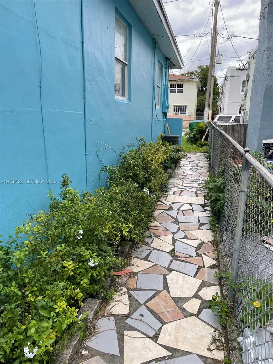 266 NW 32nd St Miami, FL 33127