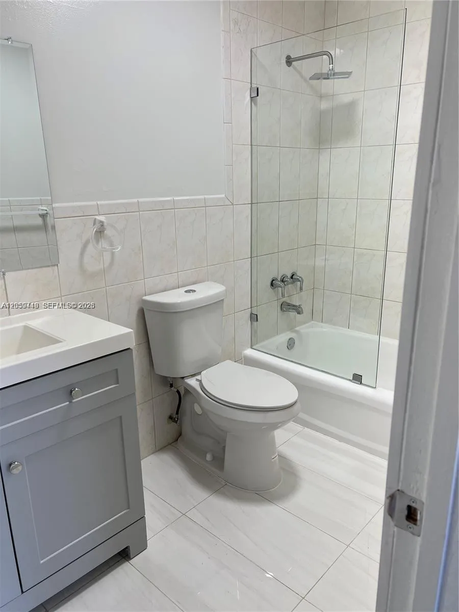 645 W 68th St #645 Hialeah, FL 33014