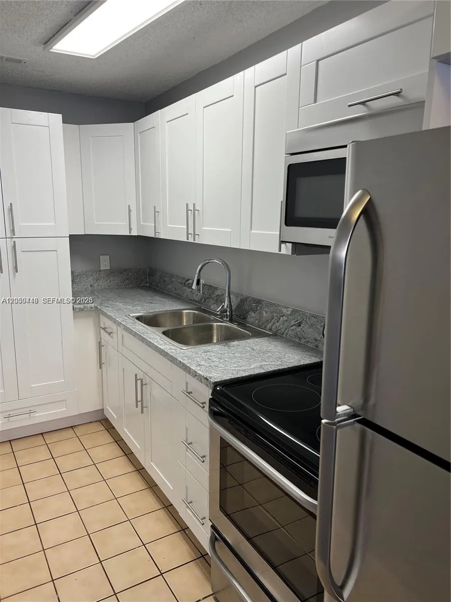 645 W 68th St #645 Hialeah, FL 33014