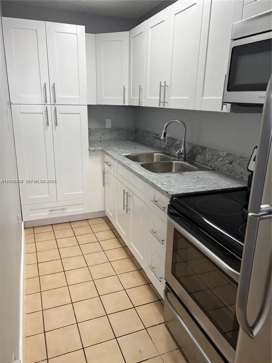 645 W 68th St #645 Hialeah, FL 33014