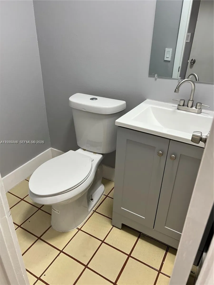 645 W 68th St #645 Hialeah, FL 33014