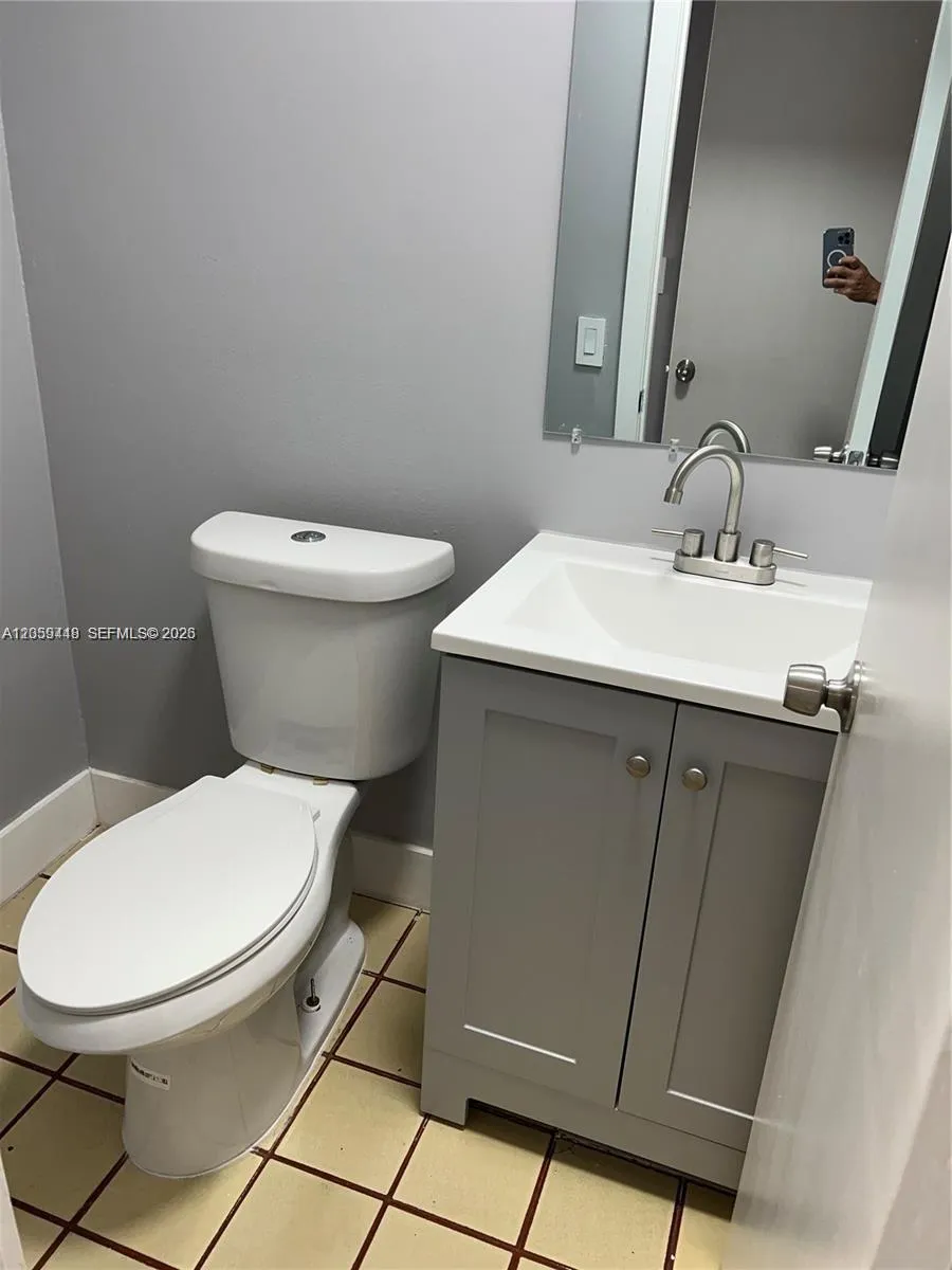 645 W 68th St #645 Hialeah, FL 33014