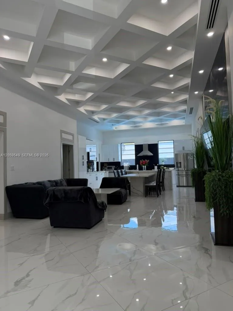 224 SW 12th St Dania Beach, FL 33004