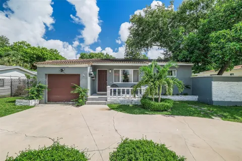 65 NW 116th St