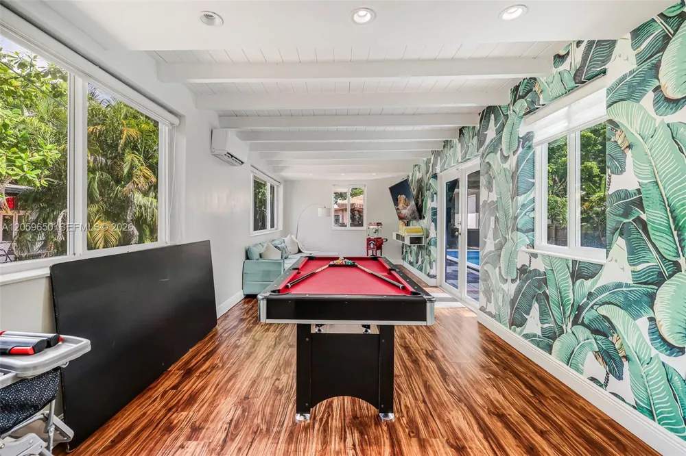 65 NW 116th St Miami, FL 33168