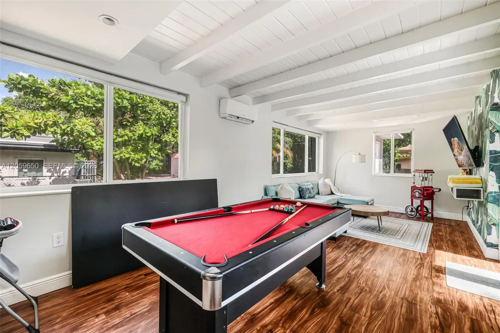 65 NW 116th St Miami, FL 33168