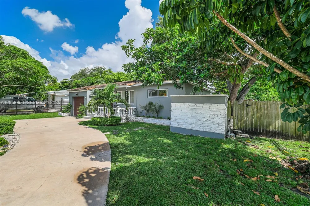 65 NW 116th St Miami, FL 33168