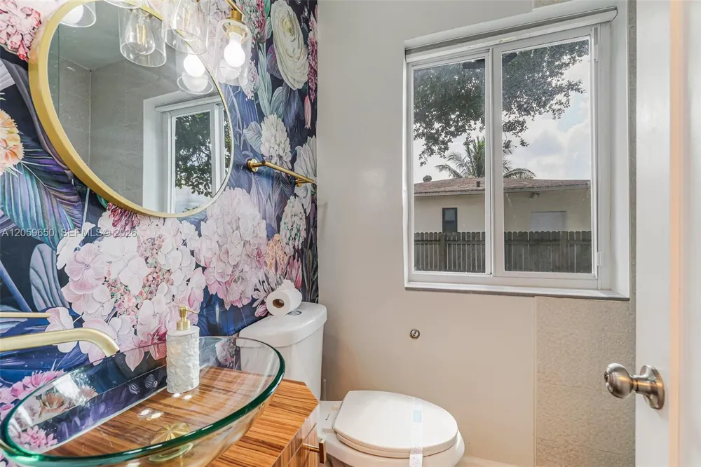 65 NW 116th St Miami, FL 33168