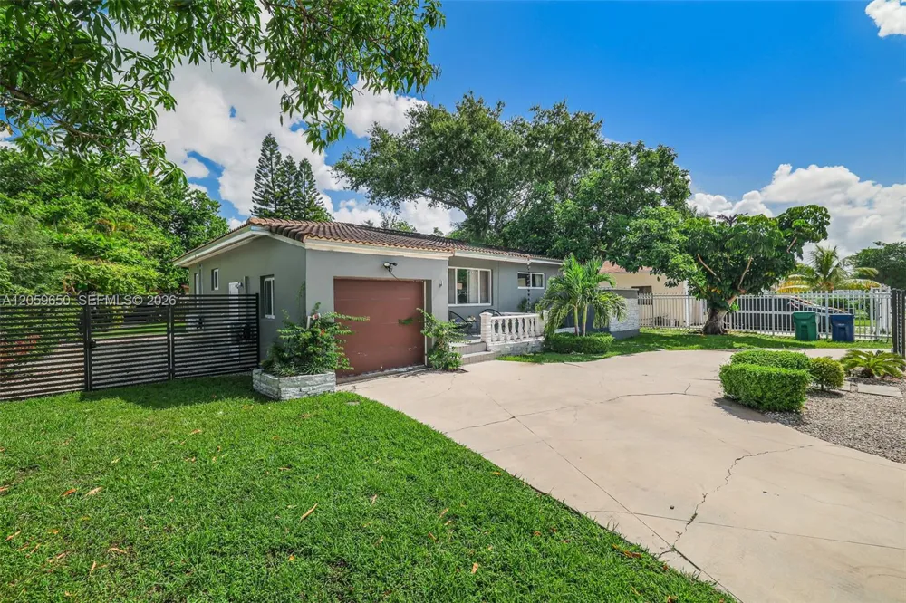 65 NW 116th St Miami, FL 33168