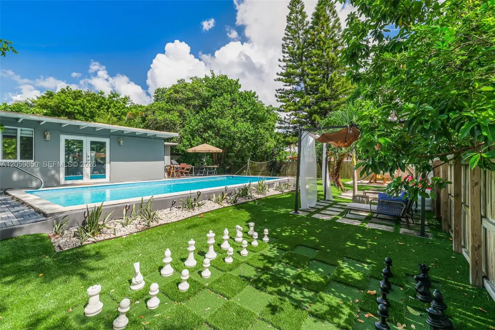 65 NW 116th St Miami, FL 33168