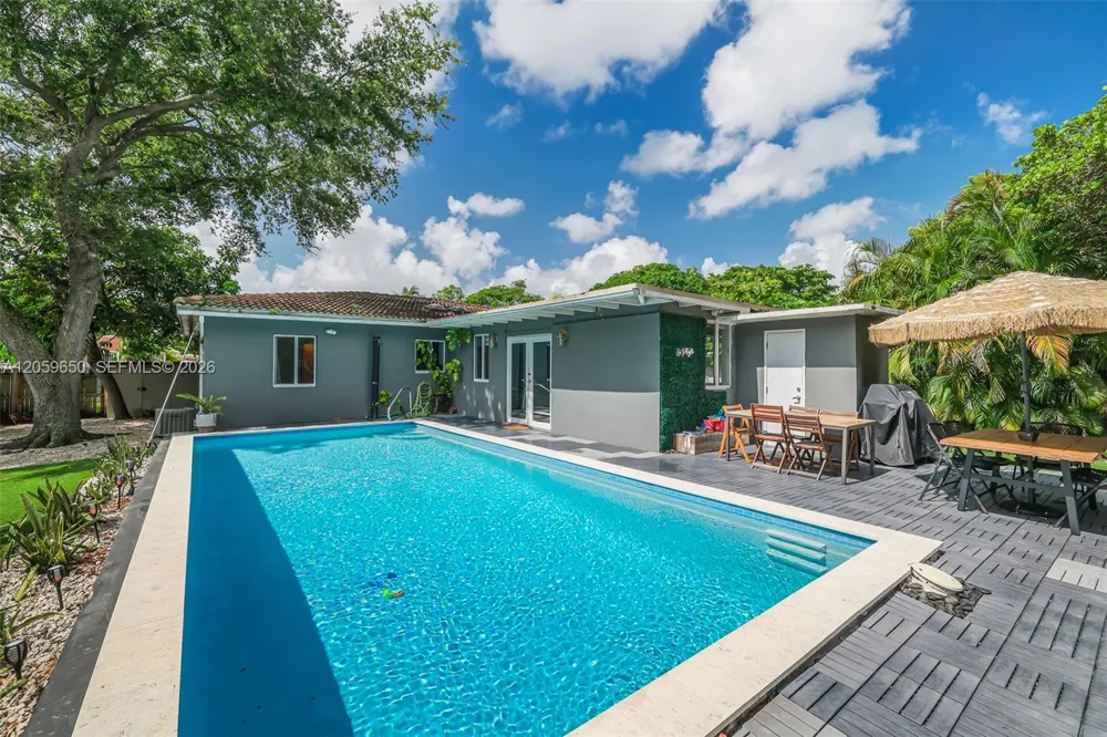 65 NW 116th St Miami, FL 33168