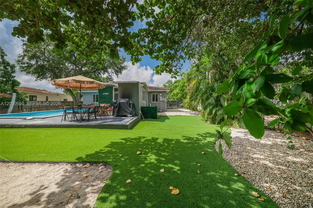 65 NW 116th St Miami, FL 33168