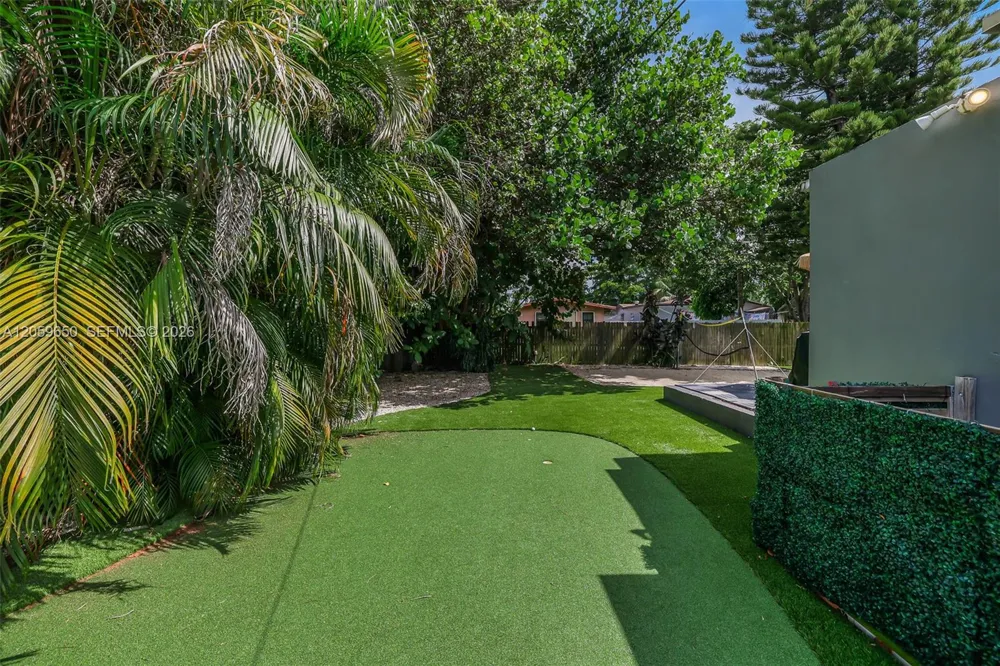 65 NW 116th St Miami, FL 33168