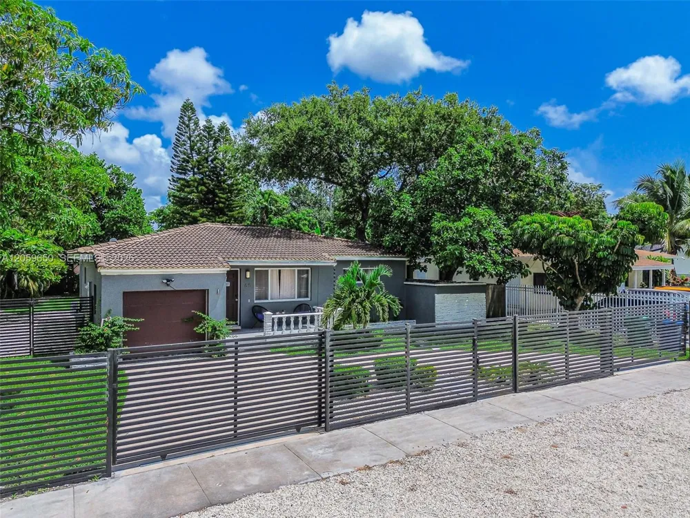 65 NW 116th St Miami, FL 33168