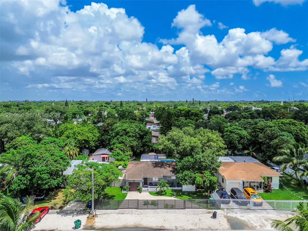 65 NW 116th St Miami, FL 33168