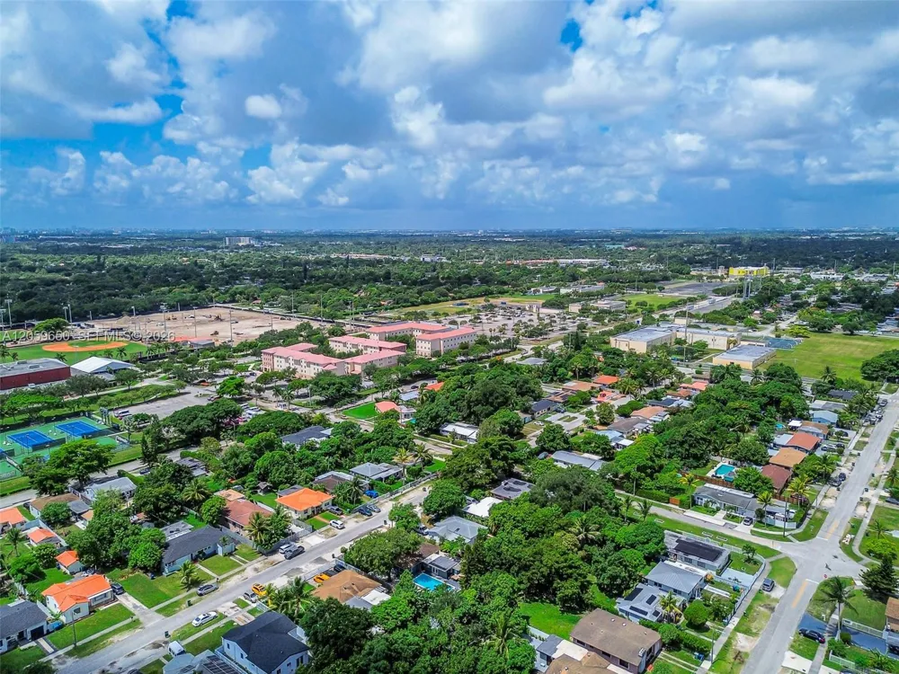 65 NW 116th St Miami, FL 33168