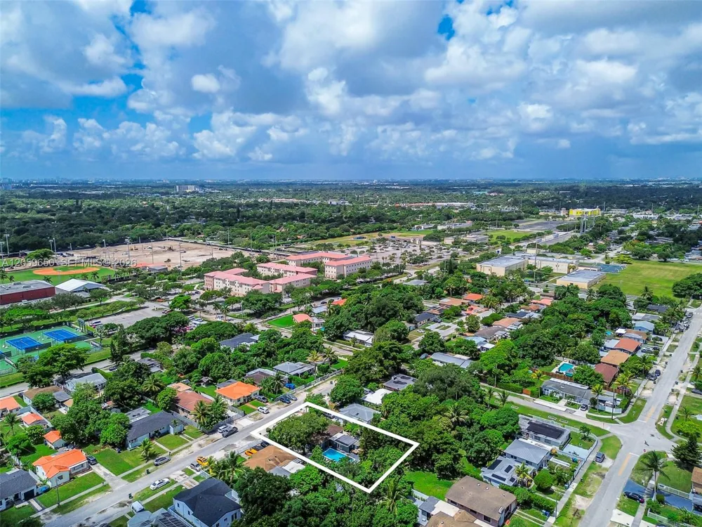 65 NW 116th St Miami, FL 33168
