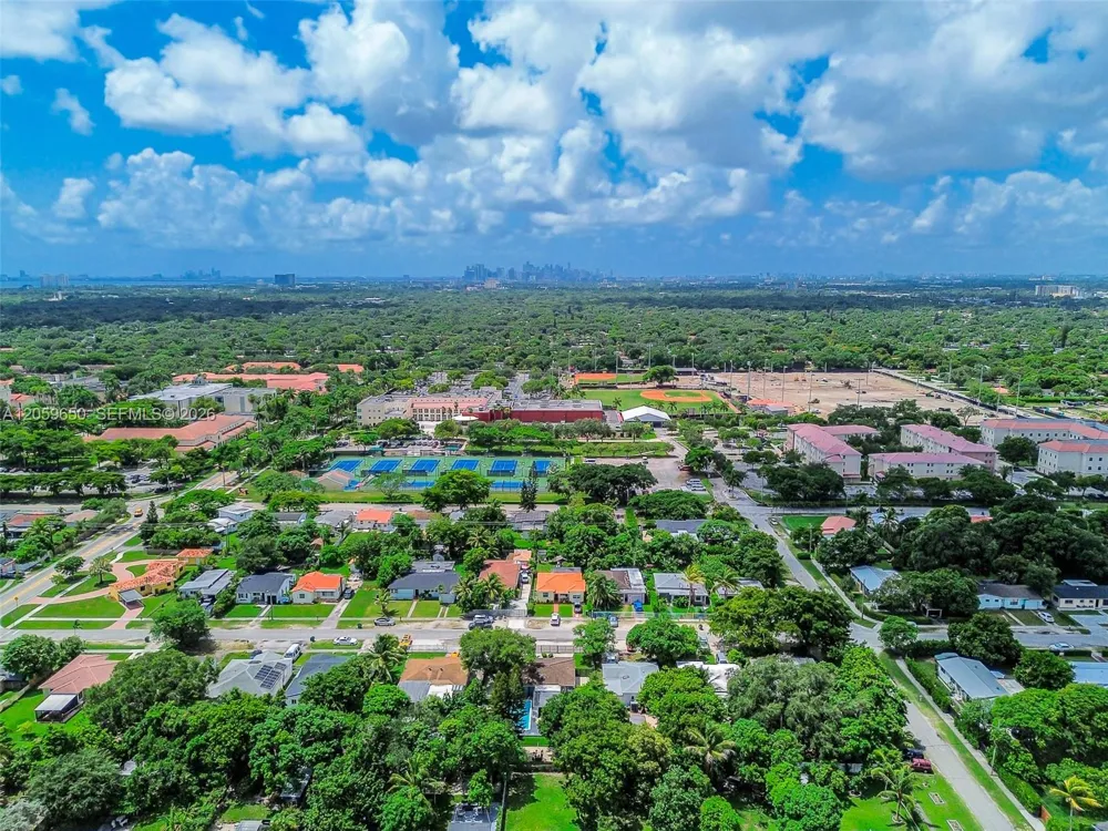 65 NW 116th St Miami, FL 33168