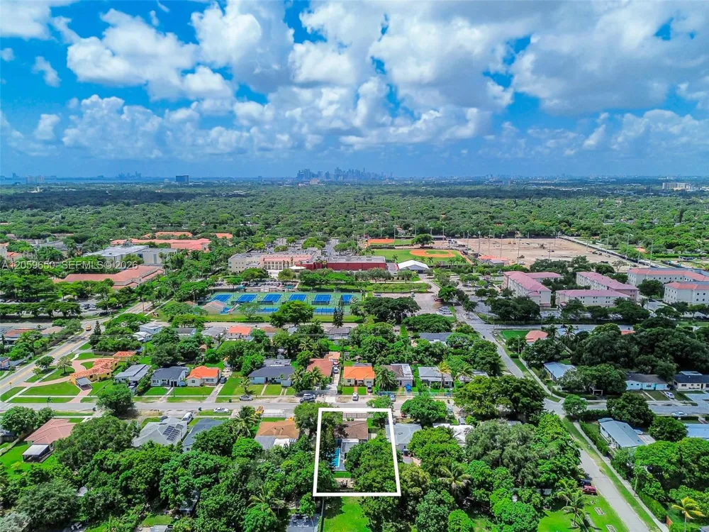 65 NW 116th St Miami, FL 33168