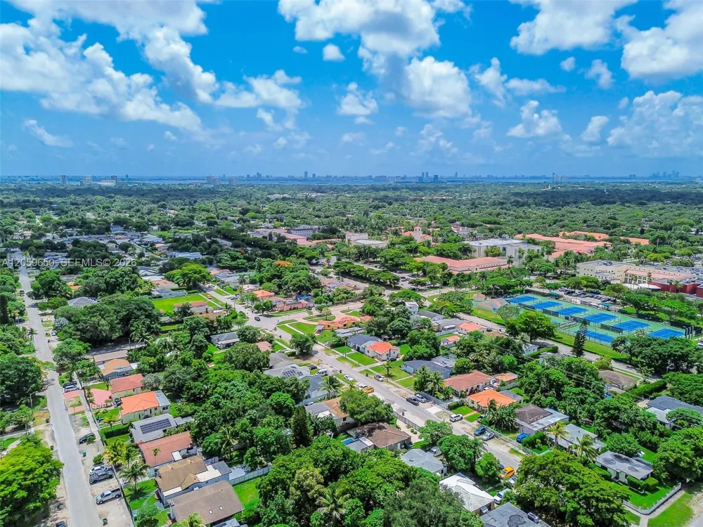 65 NW 116th St Miami, FL 33168
