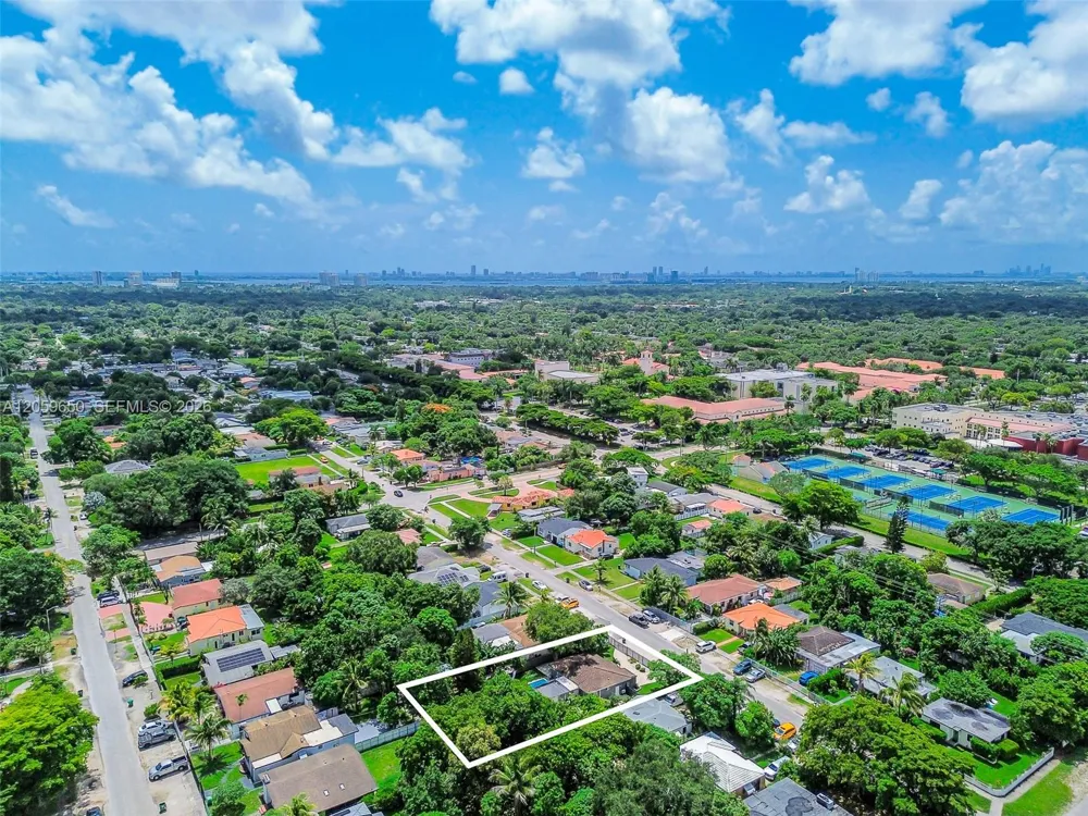 65 NW 116th St Miami, FL 33168
