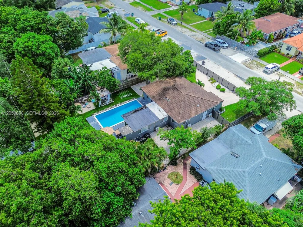 65 NW 116th St Miami, FL 33168