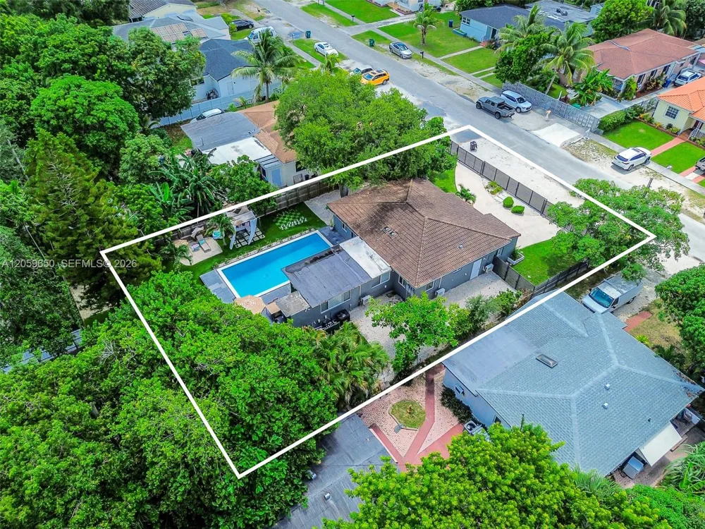 65 NW 116th St Miami, FL 33168