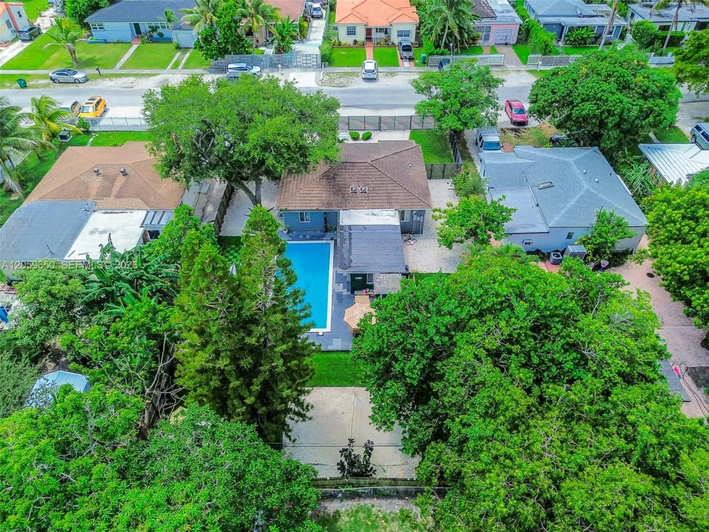 65 NW 116th St Miami, FL 33168
