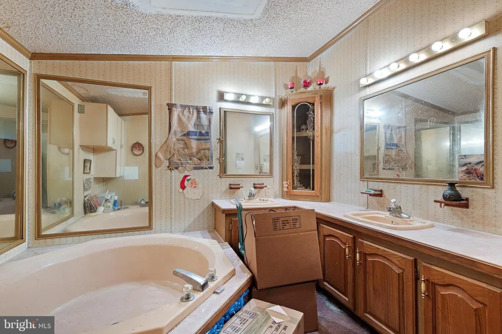 217 HOLLY COURT Bear, DE 19701