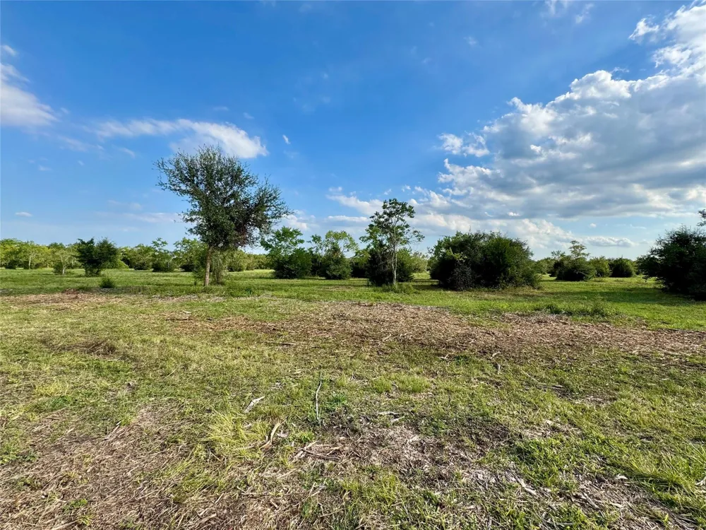 11957 7th St Santa Fe, TX 77510