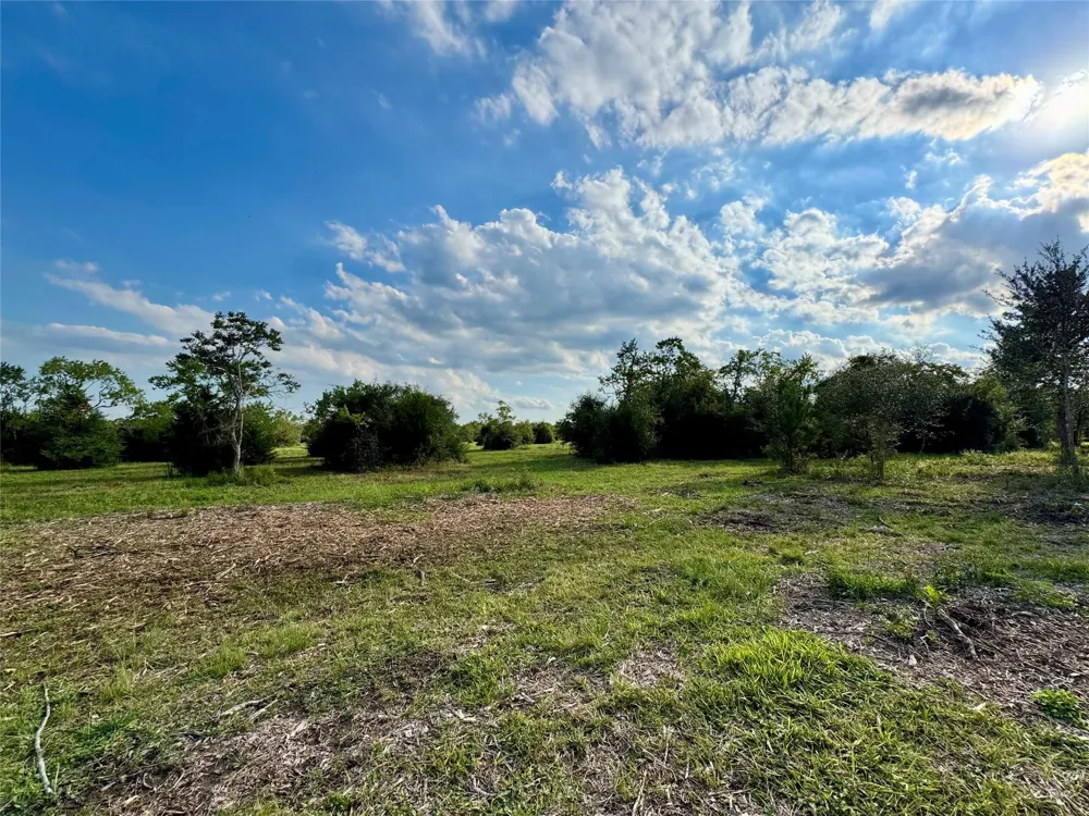 11957 7th St Santa Fe, TX 77510