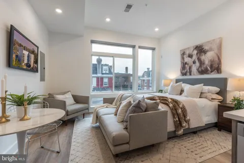 5545 PULASKI AVENUE #403