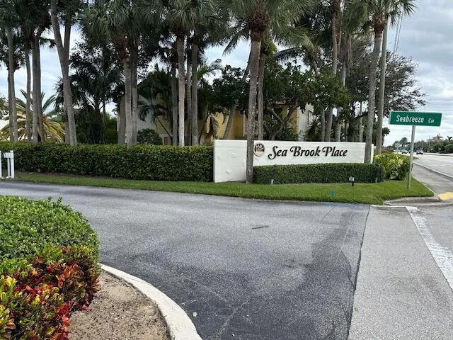 226 Seabreeze Circle Jupiter, FL 33477