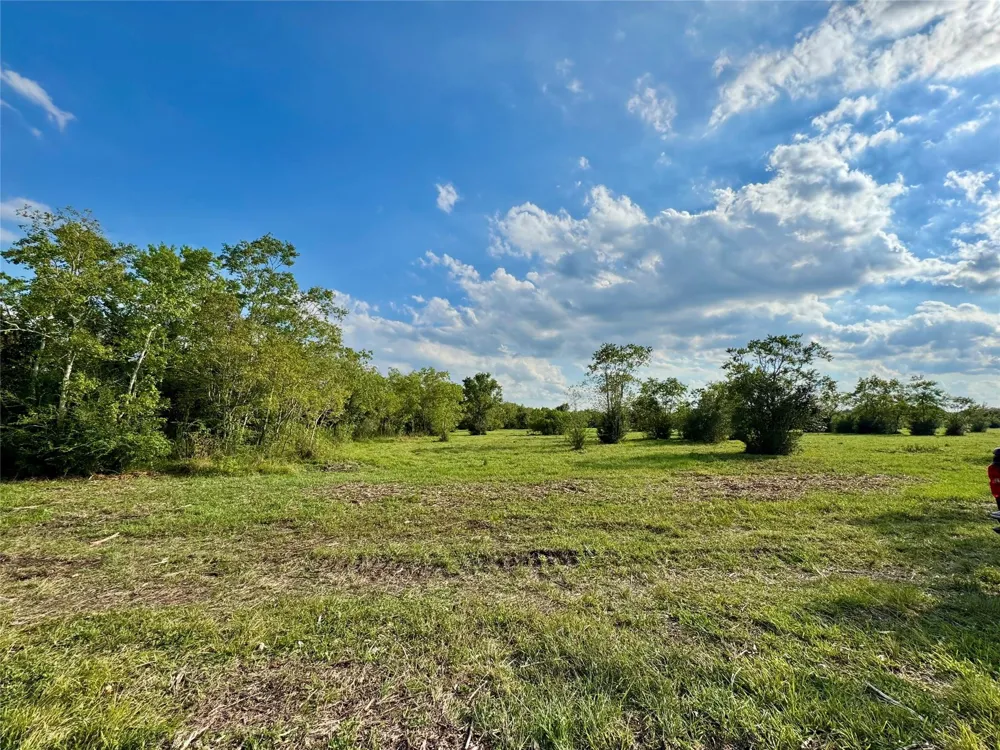 11939 7th St Santa Fe, TX 77510