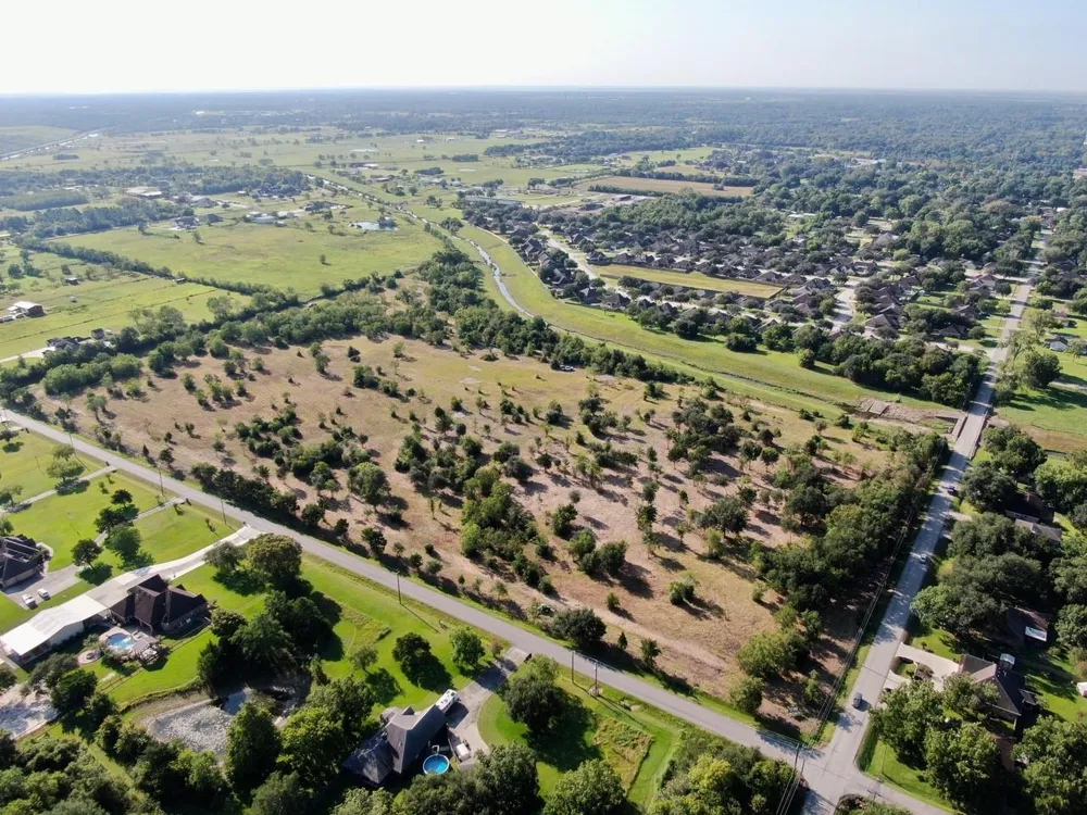 11939 7th St Santa Fe, TX 77510