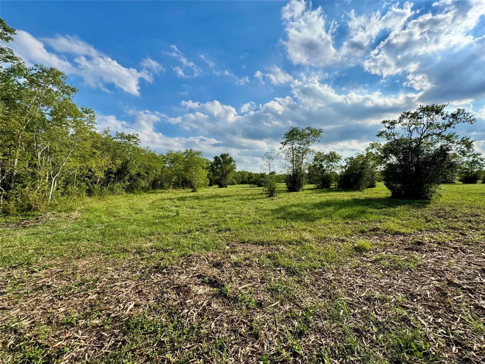 11939 7th St Santa Fe, TX 77510