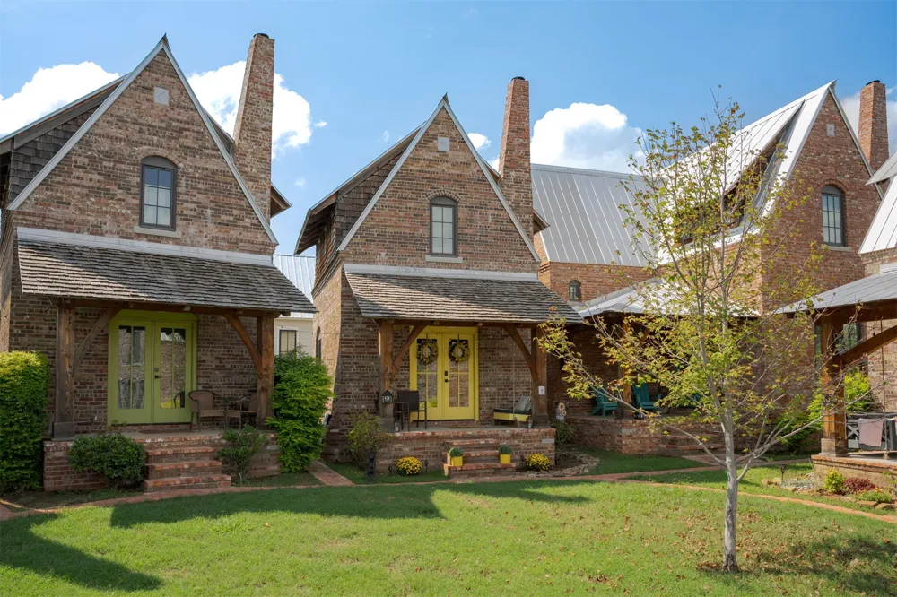 43 Redbud Street #A Carlton Landing, OK 74432