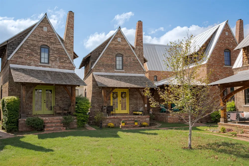 43 Redbud Street #A Carlton Landing, OK 74432