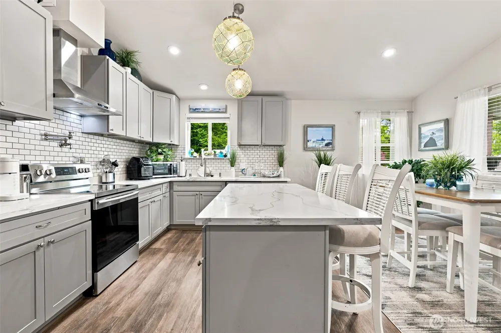 247 Fisher Avenue NE Ocean Shores, WA 98569