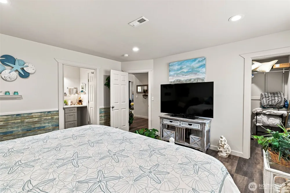 247 Fisher Avenue NE Ocean Shores, WA 98569