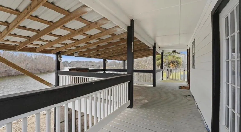 370 County Road 1333 Liberty, TX 77575