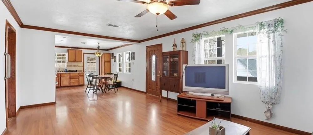 370 County Road 1333 Liberty, TX 77575
