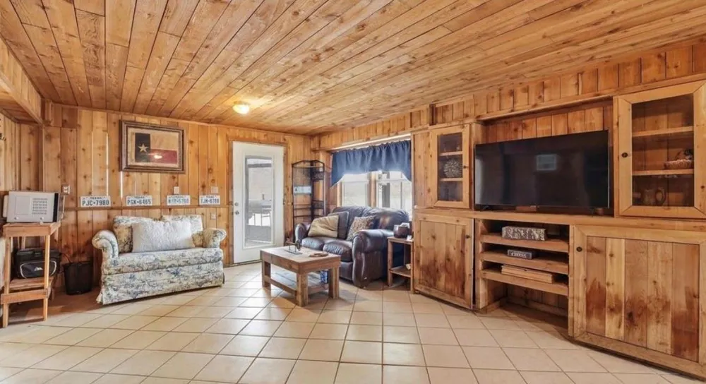 370 County Road 1333 Liberty, TX 77575